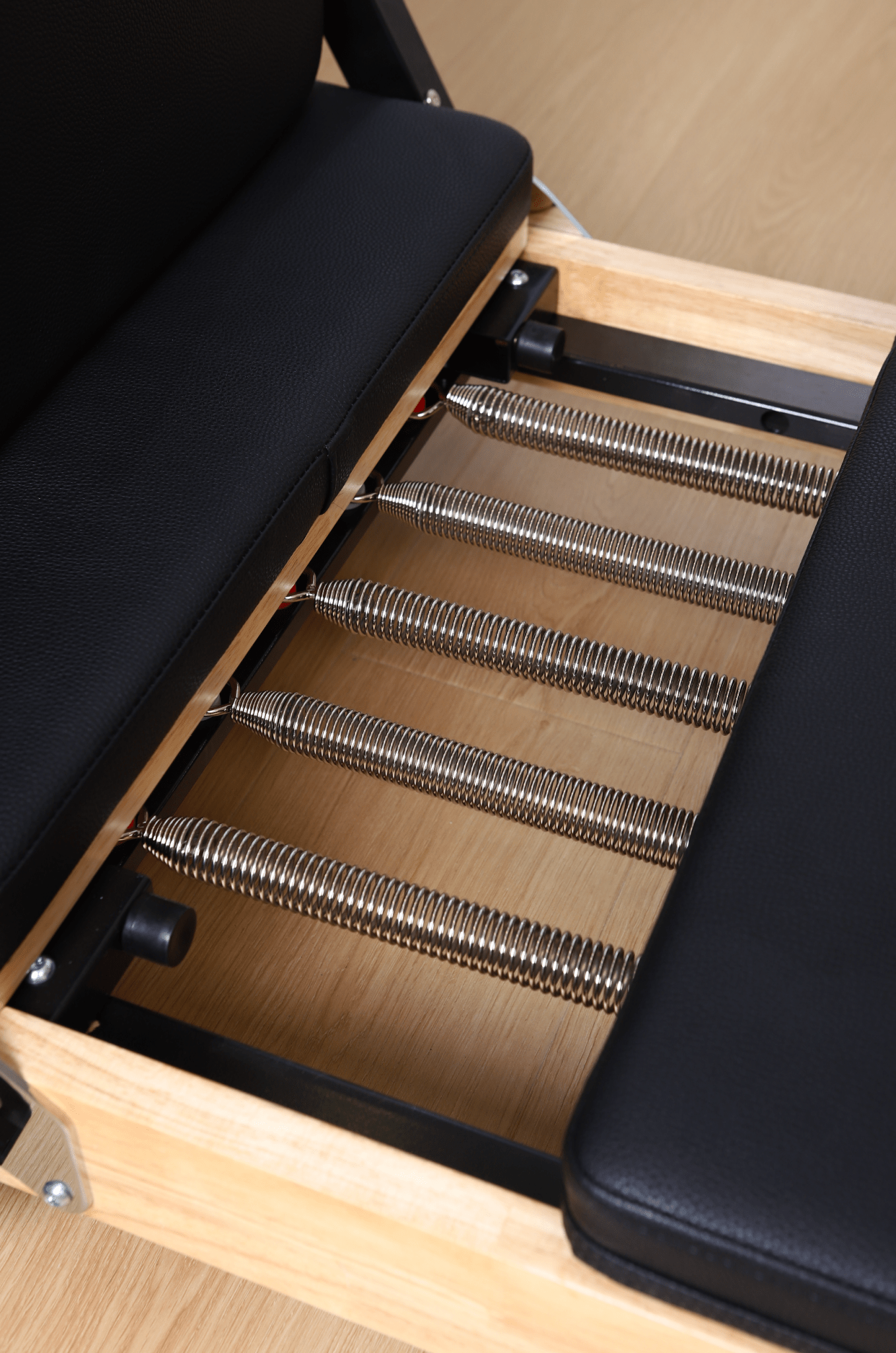 Pilates Reformer in wood - Prestige - MASTERSTORE - 8595677195897 - Pilates Reformer - 51-242-00-86-00 - 8595677195897