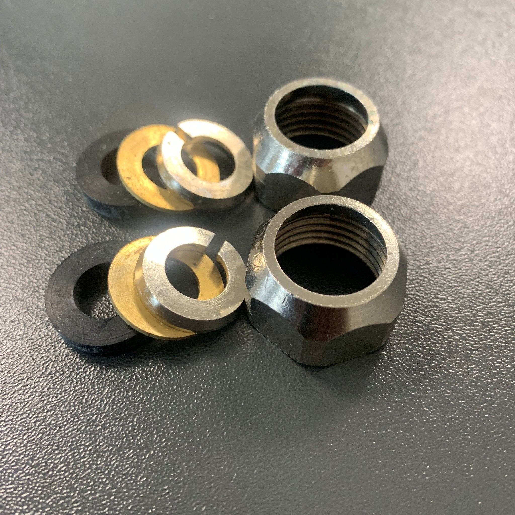 Montering för tvättställsblandare 1/2" x 10 mm krom 2 st.