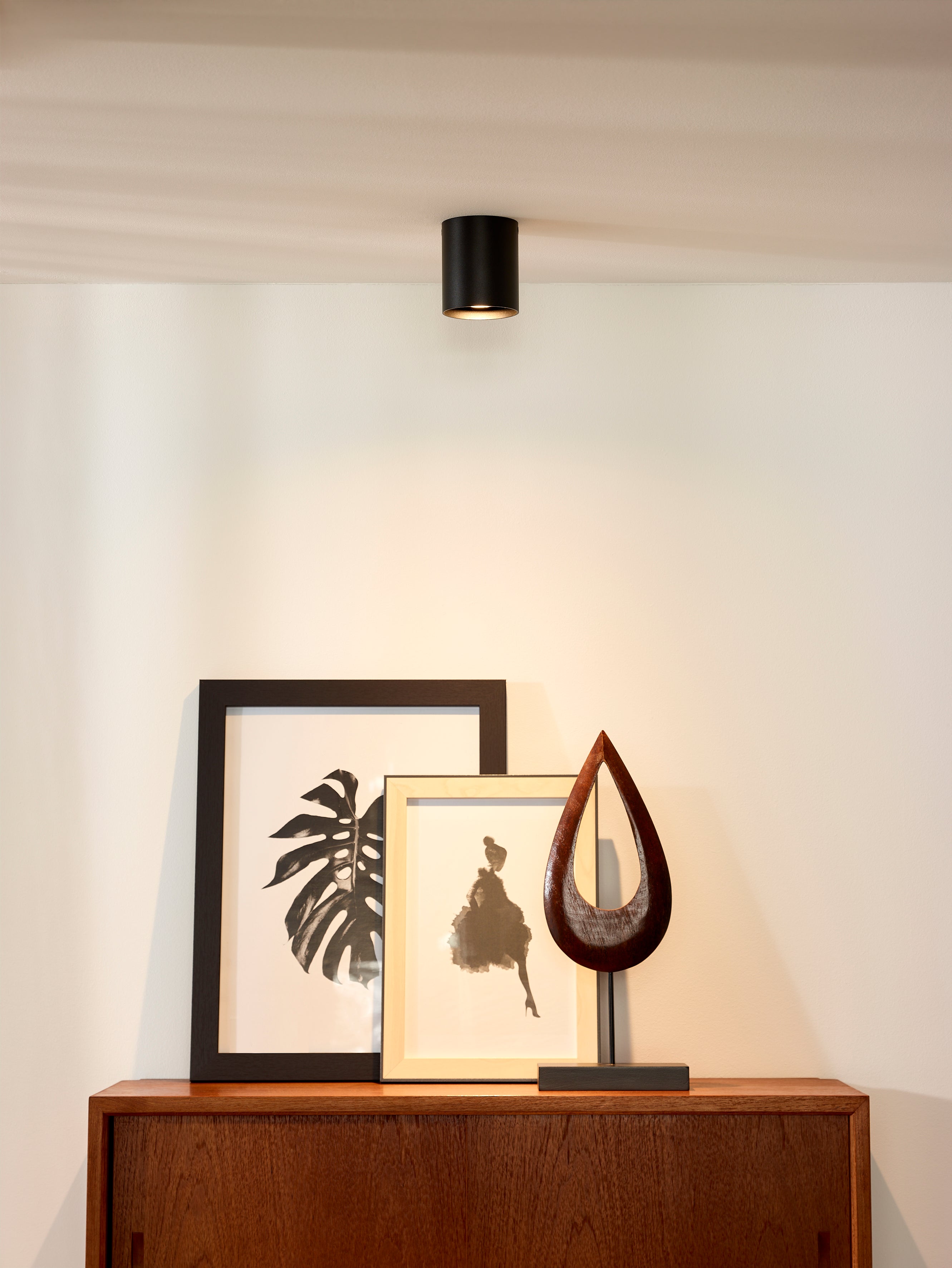 Bodi, taklampa, svart – 8 cm
